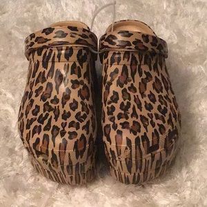 Cape Robbin Leopard Platform Crocs